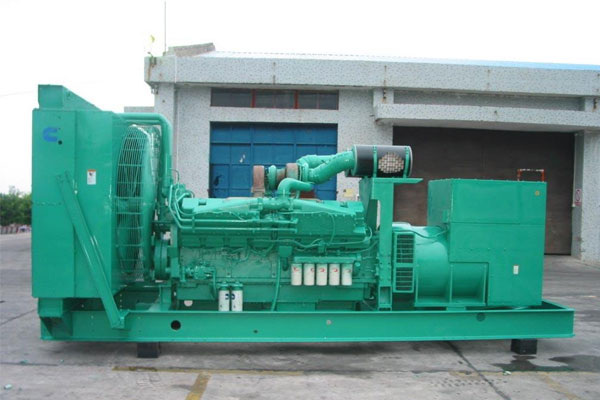 庆城工厂发电机应急发电时如何更准确地检查发电机状态？