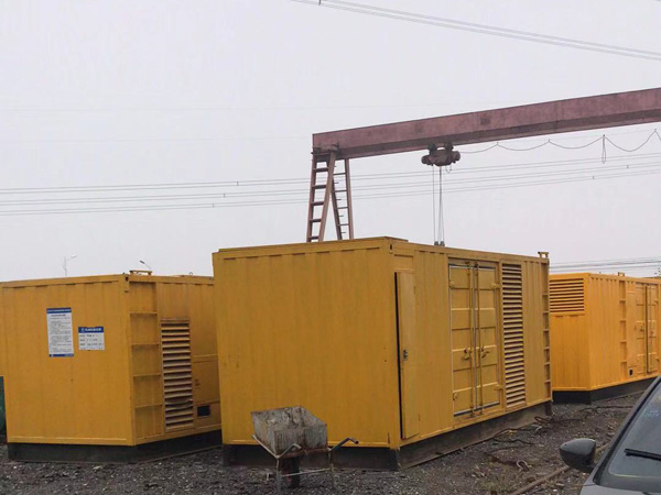 庆城100kw柴油发电机组每小时油耗？